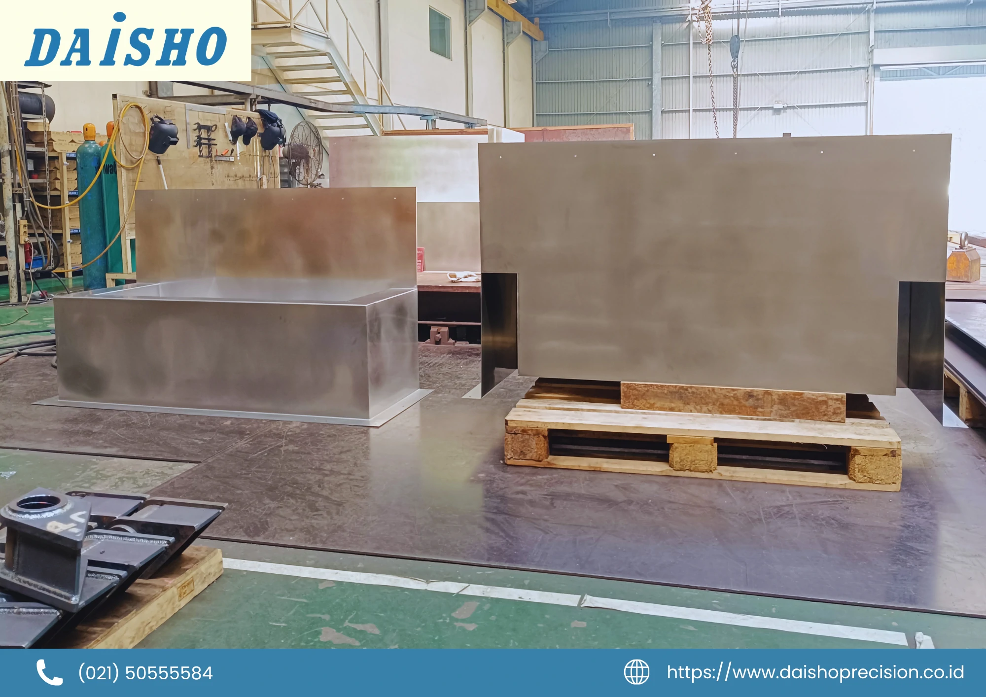 Front and rear views of stainless steel slop sinks for PT. Lautan Luas Ajinomoto before final finishing